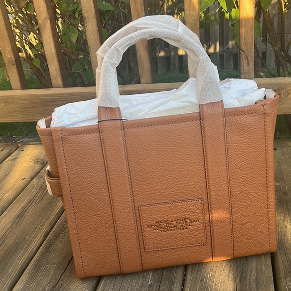 Marc Jacobs Tote Bag - Picture 2 of 12